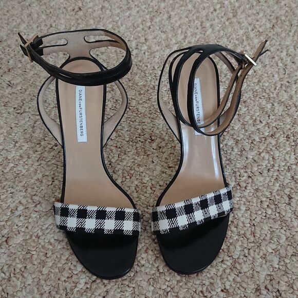 Diane Von Furstenberg Vera Double Buckle Sandal in Black & White size 7.5 - Picture 1 of 10